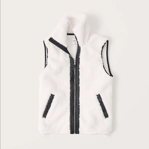 A&F Cinched Cocoon Vest in White